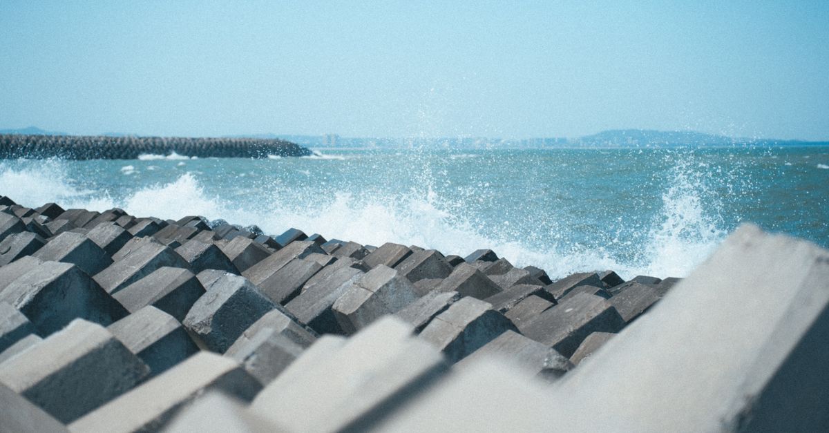 Learn about the causes of earthquakes in Japan, the areas most exposed and the prevention measures adopted for earthquakes.