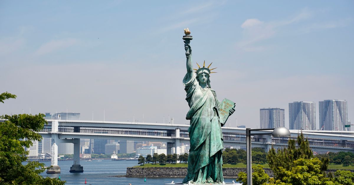 discover the best things to do in odaiba: must-see attractions, shopping, views of tokyo bay and activities for the whole family.