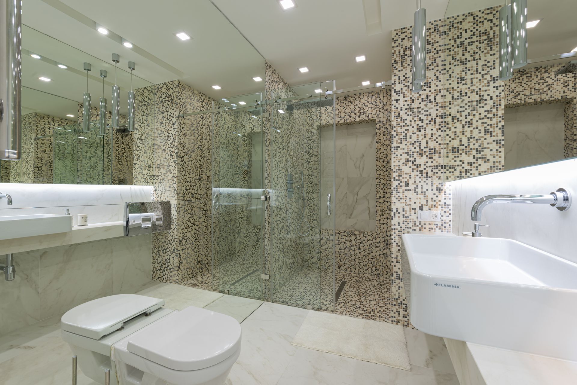 Toilettes japonaises modernes